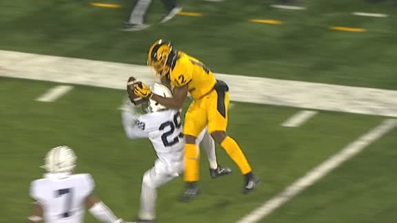 Smith Mosses defender for incredible Iowa TD