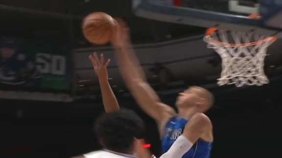 Outstanding Porzingis defense leads to and-1 bucket on the other end