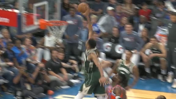 Giannis throws down unbelievable jam on the break