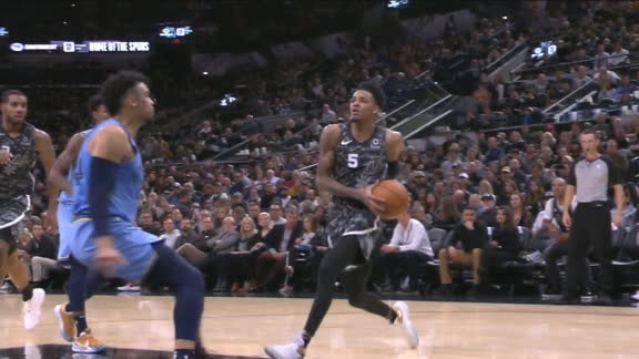 Murray hangs in air for basket through contact