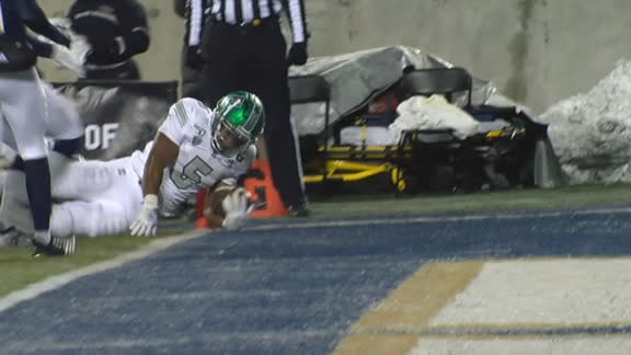 Eastern Michigan RB lunges forward for the TD