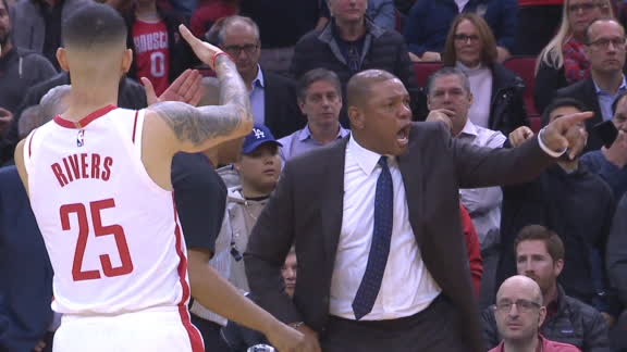 Austin Rivers tells ref to give his dad a tech