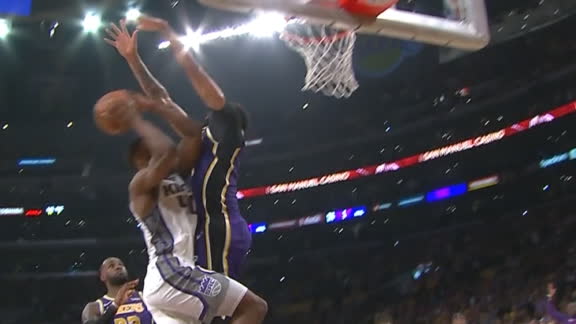 Davis seals Lakers win with a block at the buzzer