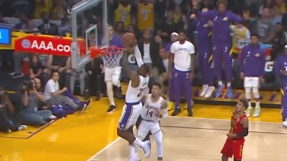 LeBron, Green team up for near-perfect alley-oop
