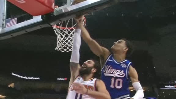 Kings display phenomenal defense with back-to-back blocks