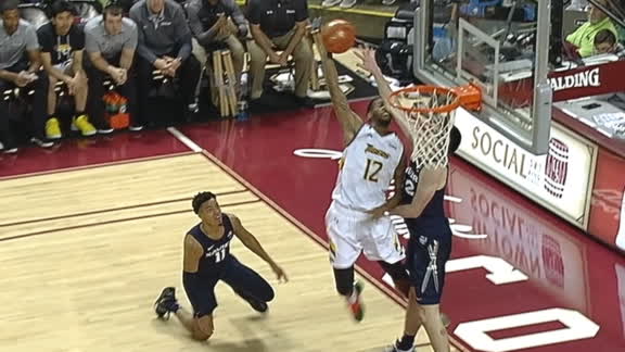 Towson's Gray drops Moore and posterizes Freemantle
