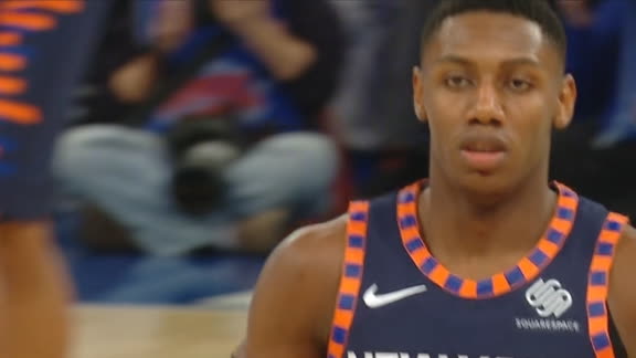 Barrett slips spinning pass for Robinson dunk