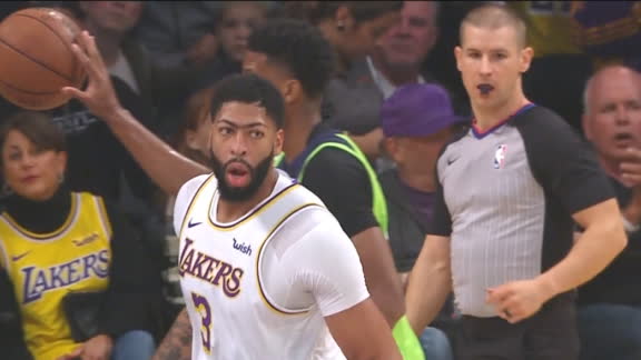 Davis scores back-to-back buckets vs. T-Wolves
