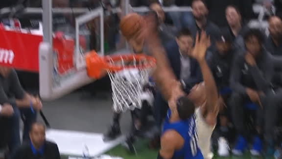 ¡No se ve nunca! Bloquearon a Giannis