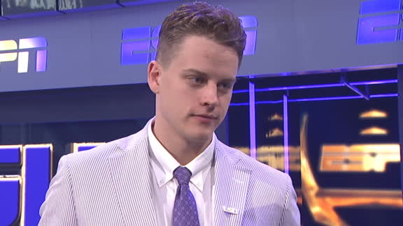 Burrow ready for CFP after winning O'Brien Award