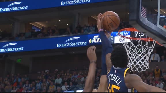 Mitchell springboards out of nowhere for putback