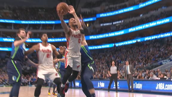 Lillard dices up Mavs for tough bucket