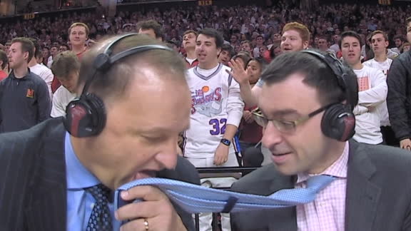 Dakich takes a page out of Bill Walton's book