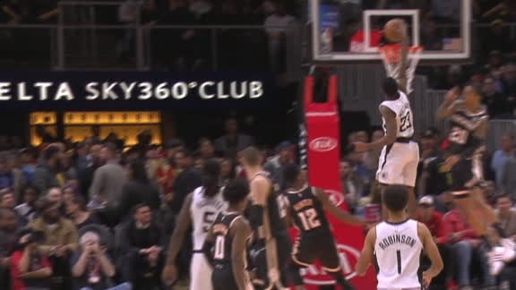 Lou Will rises up for one-handed slam