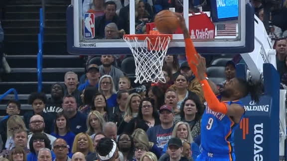 Schroder tosses no-look alley to Noel for the slam