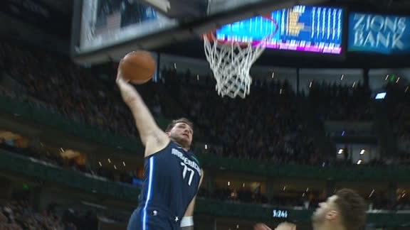 Doncic's slam gets Mavs bench off their feet