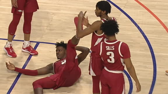 Arkansas' Bailey performs Oscar-worthy flop