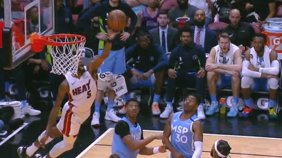 How in the world did Derrick Jones Jr. do this?!
