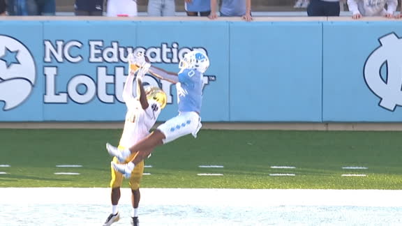 Simmons makes incredible leaping grab for UNC TD
