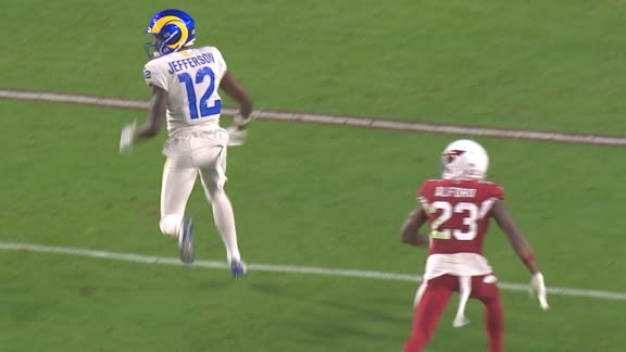 Stafford airs it out for 52-yard TD pass to Jefferson