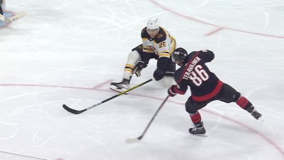 Hurricanes beat Bruins 5-1 in playoff series opener
