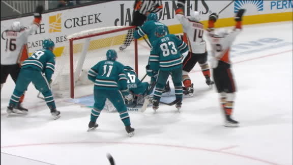 Adam Henrique leads Ducks to victory over Sharks in shootout