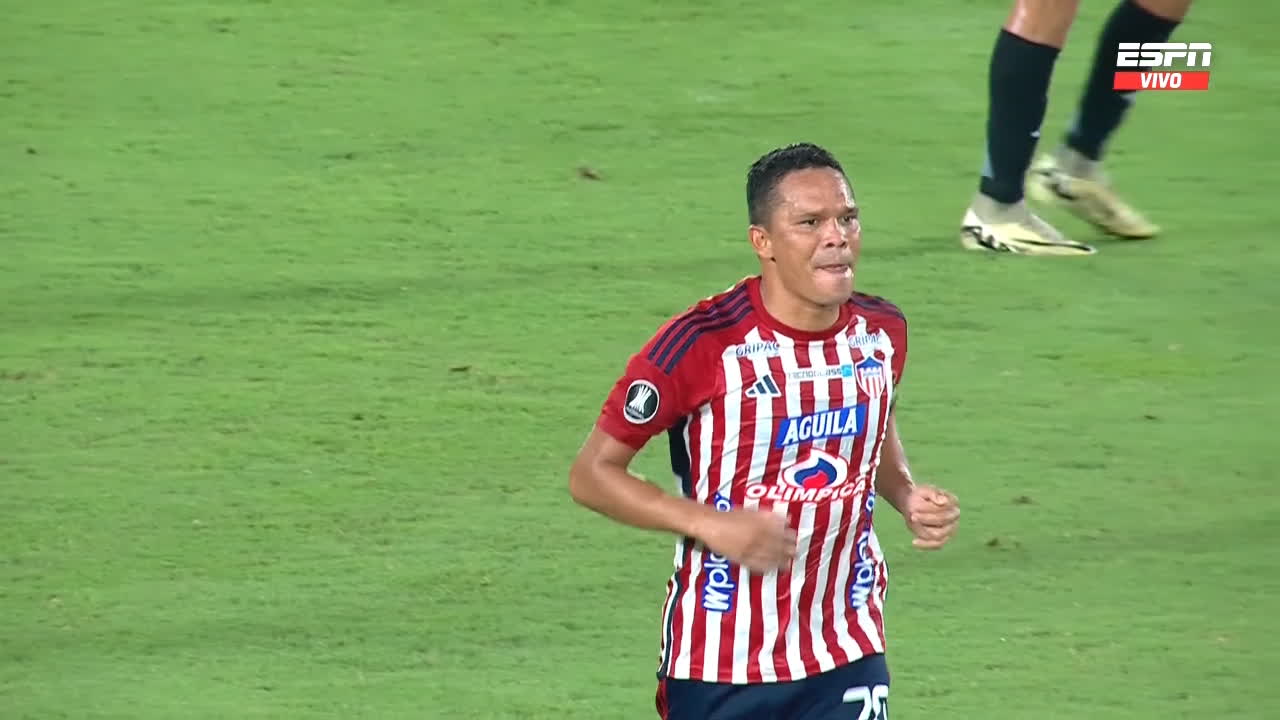 ¡Definición top de Carlos Bacca para el empate de Junior! - ESPN Video