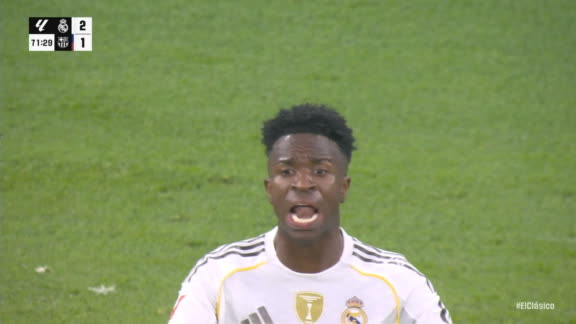 Vinicius Jr. se revolta ao ser substituído, deixa Real x Barcelona