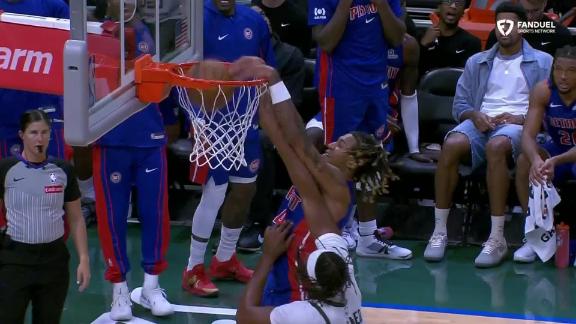 NBA: Milwaukee Bucks vs Detroit Pistons