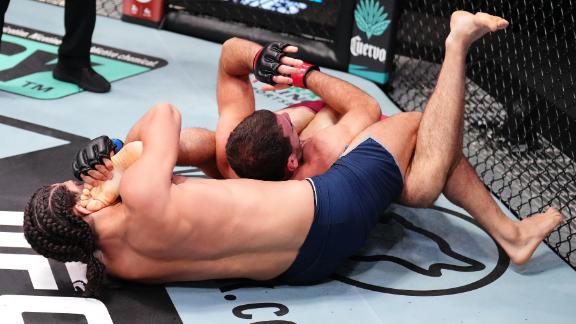 Wes Schultz pulls off rare Suloev Stretch