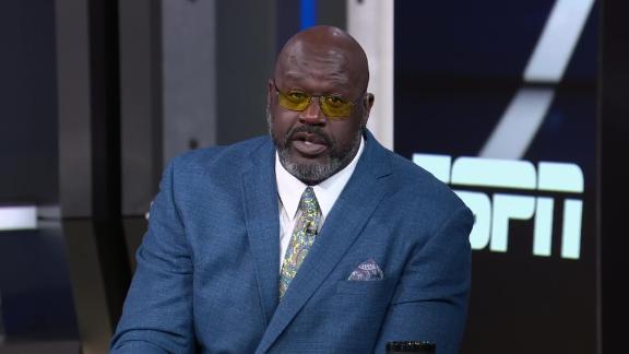 Shaquille O'Neal implores Deandre Ayton to do better after the Lakers' performance vs. the Warriors.