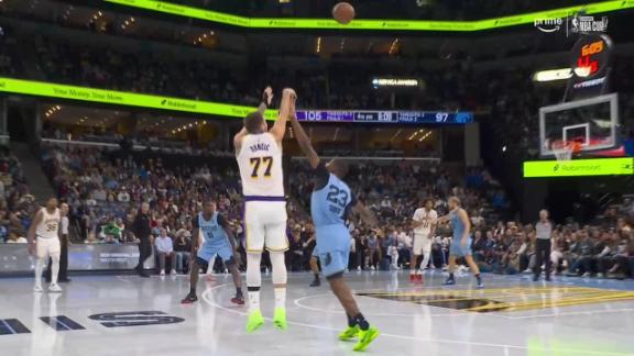 Luka Doncic splashes deep 3 for Lakers in the 4th quarter