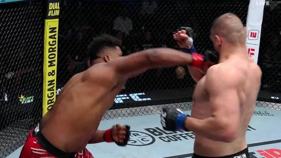 Waldo Cortes-Acosta stops Ante Delija in co-main event