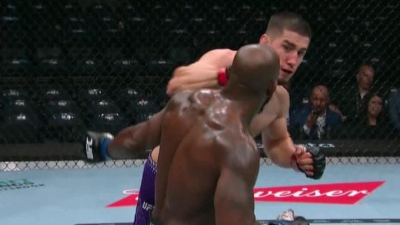 Baisangur Susurkaev sends opponent to mat with epic KO