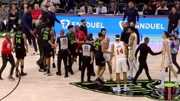 Pelicans rookie Derik Queen steals the rock from Vit Krejci and dunks on the other end as time expires in the fourth quarter.