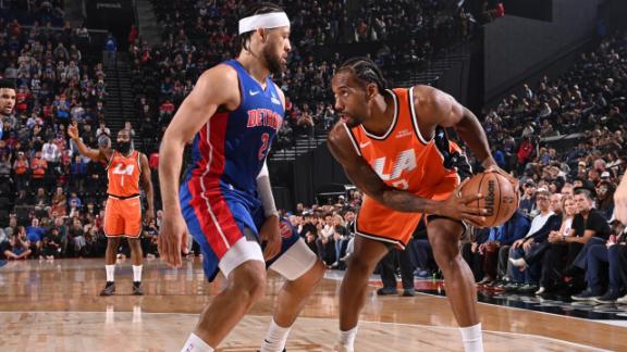Kawhi Leonard ties the franchise record with 55 points in the Clippers' 112-99 win over the Pistons.