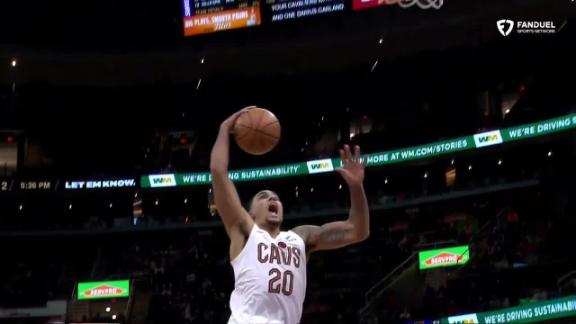 Jaylon Tyson elevates for jam Phoenix Suns