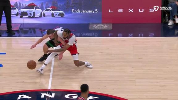 Derrick Jones Jr. leaves game with MCL sprain