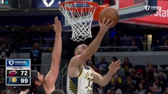 Jay Huff throws down big dunk vs. Miami Heat