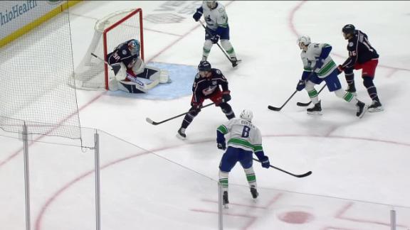 NHL: Blue Jackets vs Canucks