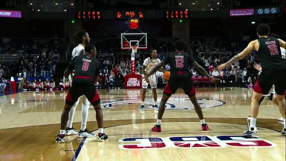 NCAA: Jaguars vs Red Wolves