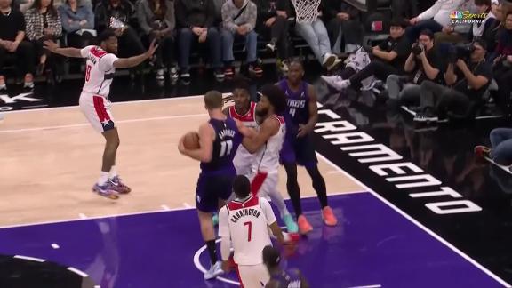 Domantas Sabonis with the and-1 bucket