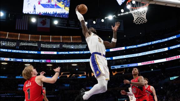 Deandre Ayton scores 25 points without missing a field goal attempt in the Lakers' victory over the Raptors.
