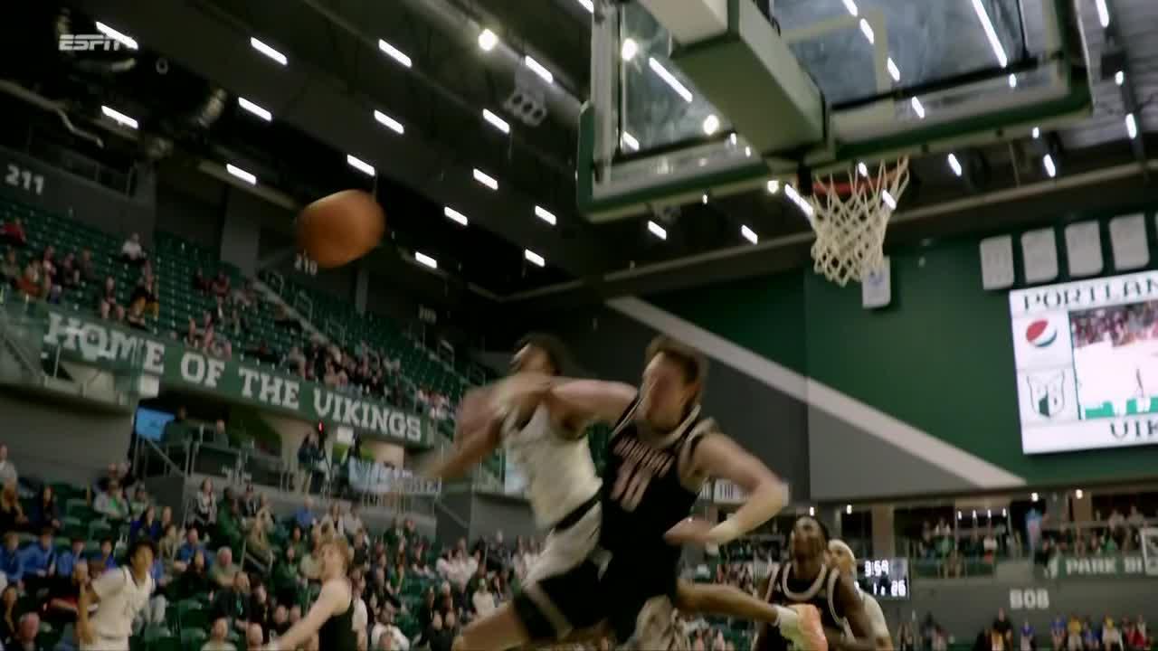 NCAA: Vikings vs Bengals