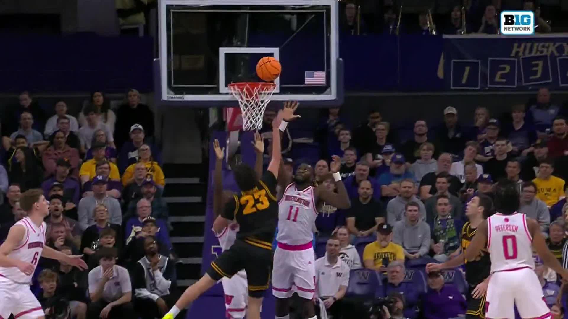 NCAA: Huskies vs Hawkeyes