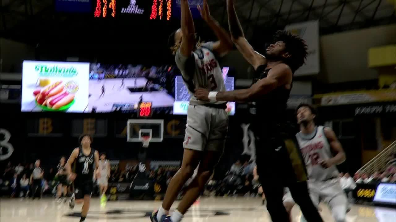 NCAA: Beach vs Titans