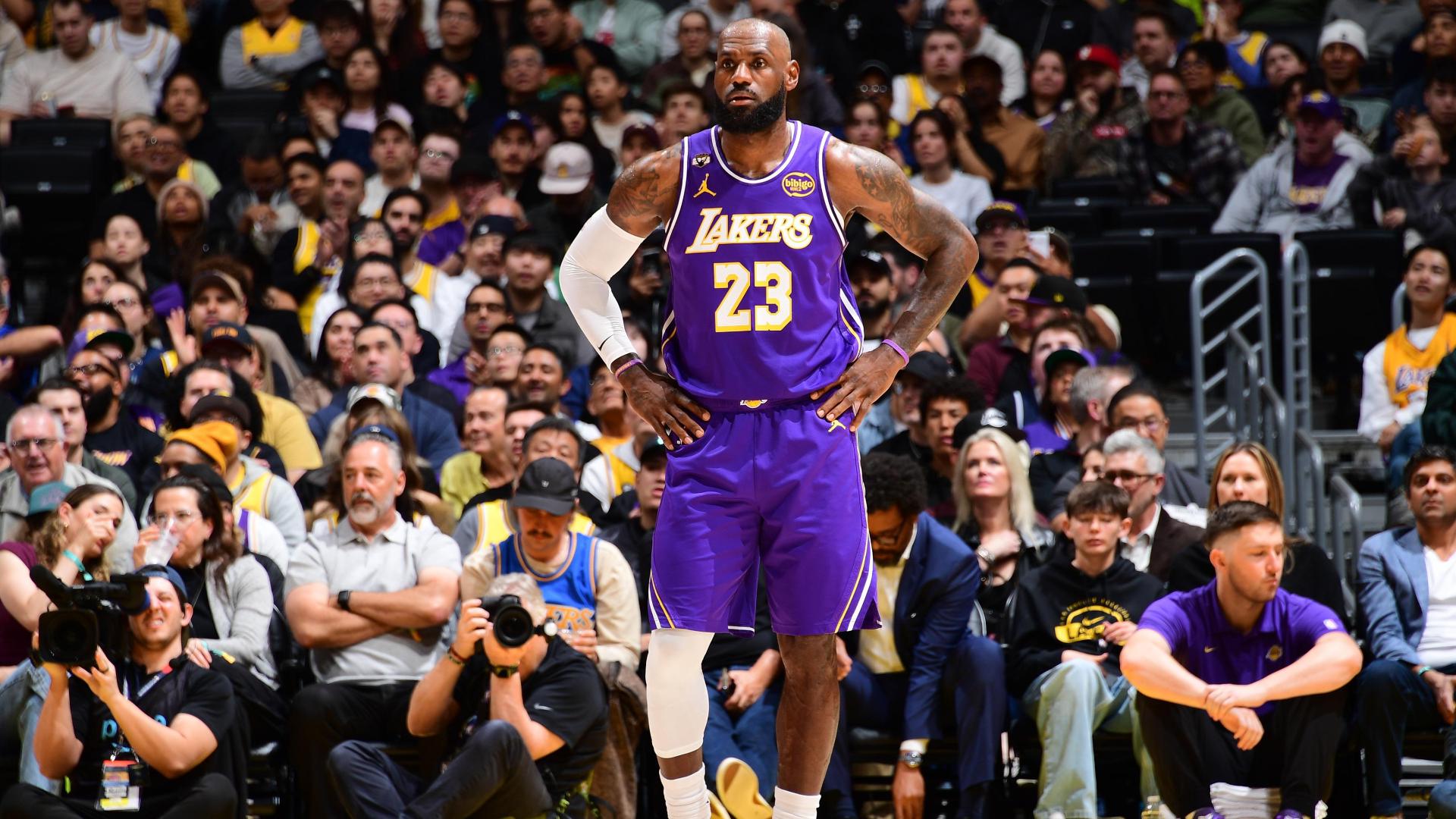 LeBron James leads the Lakers to victory over the Mavericks with a complete performance.