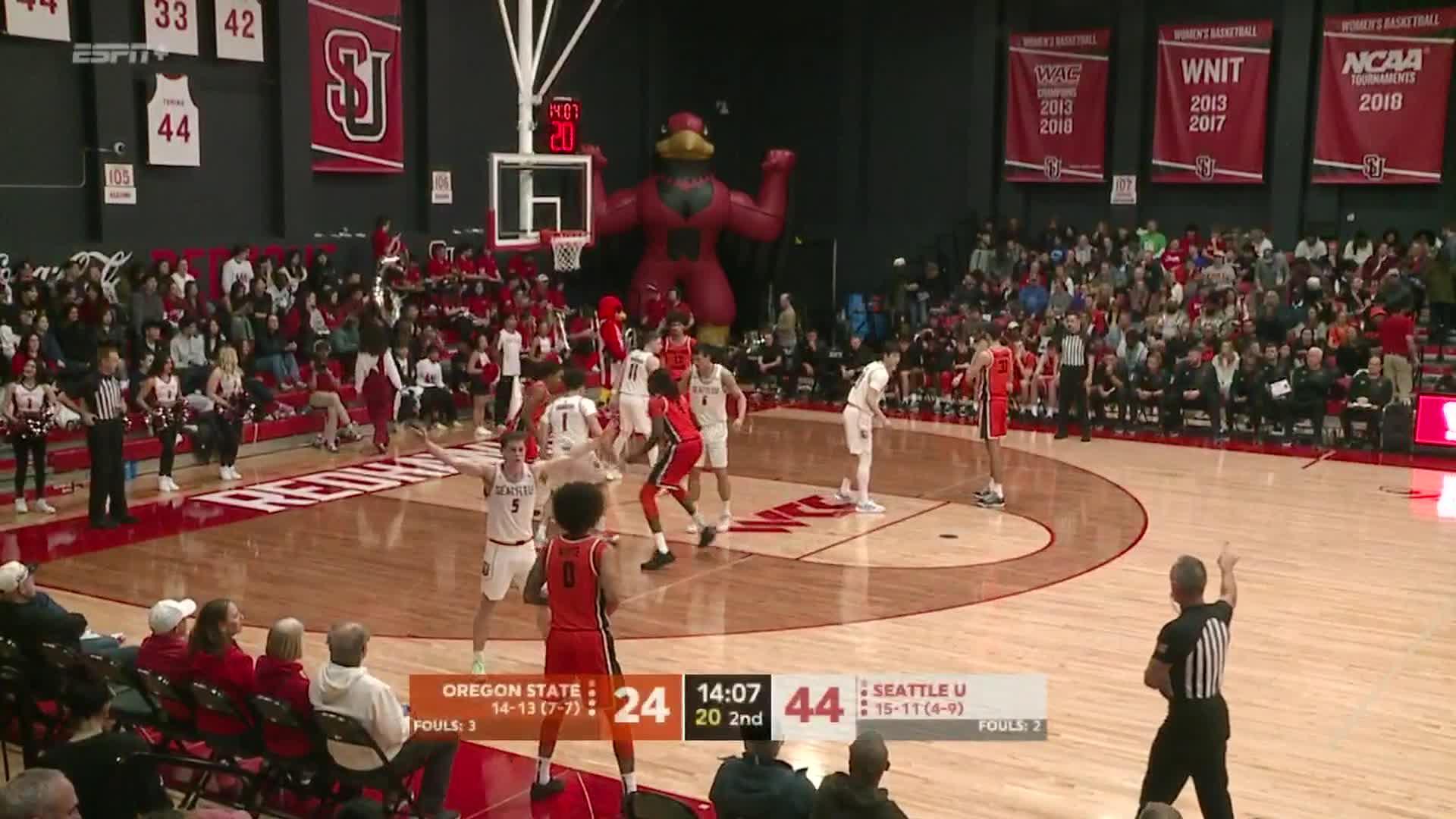 NCAA: Redhawks vs Beavers