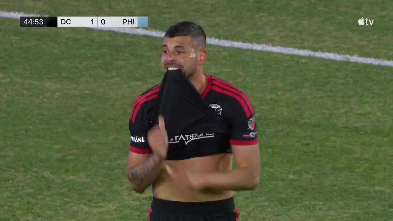 Baribo fires D.C. past Philadelphia in season opener