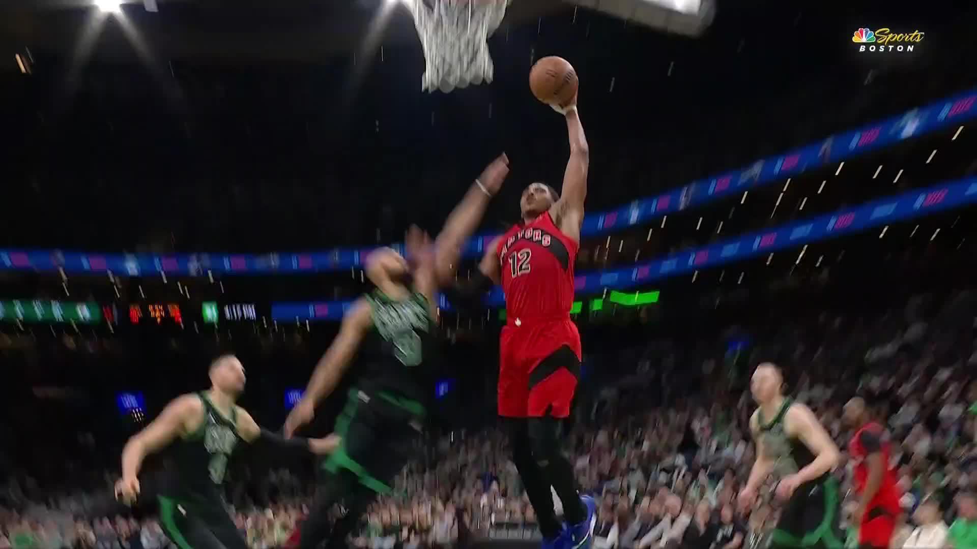 Collin Murray-Boyles elevates for slam